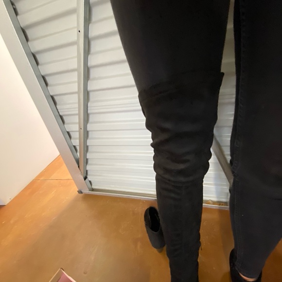 Thigh high boots - Picture 6 of 7